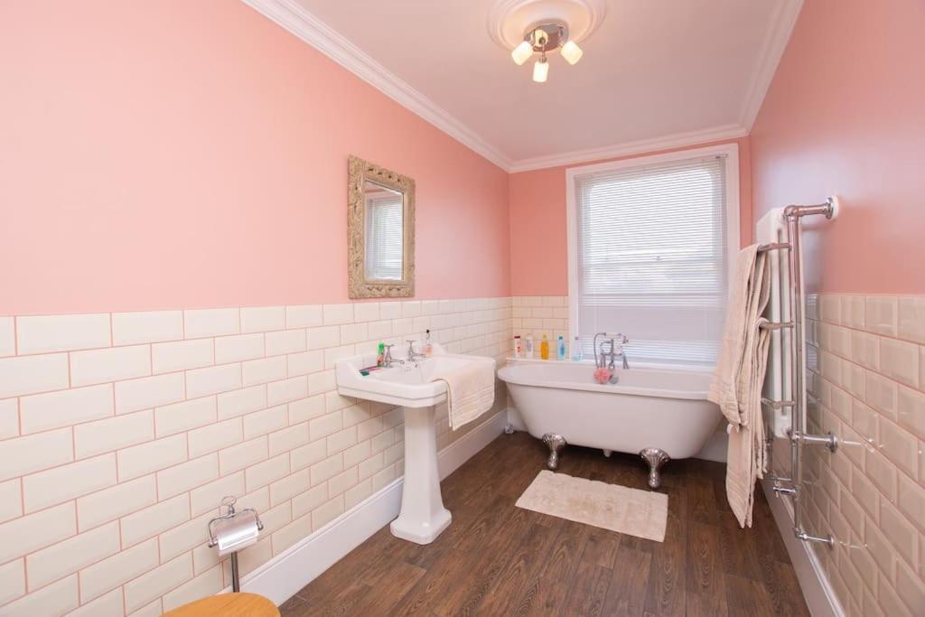 Stunning Large Victorian Maisonette With Sea View เดล ภายนอก รูปภาพ