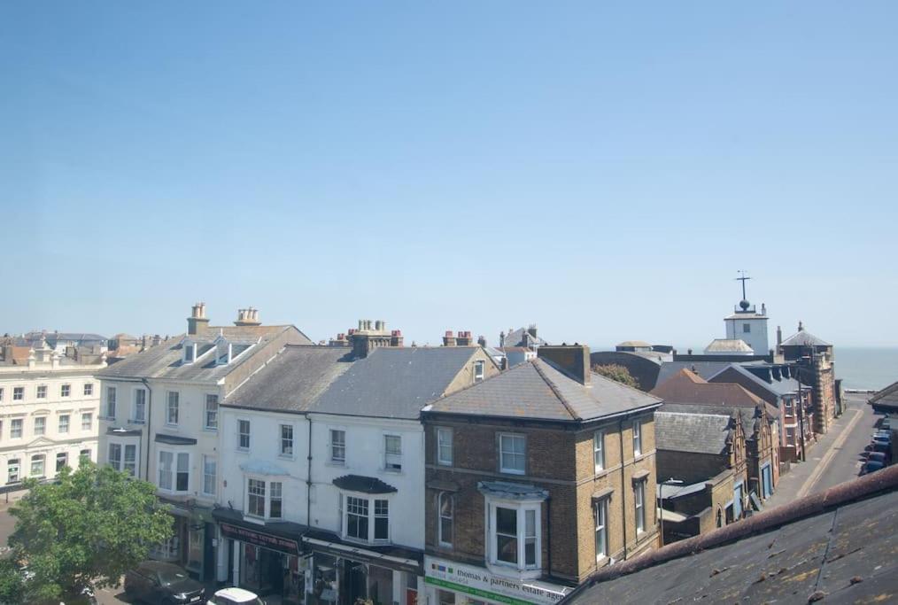 Stunning Large Victorian Maisonette With Sea View เดล ภายนอก รูปภาพ